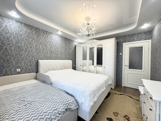 Продам двухкомнатную (2-комн.) квартиру, Советская ул, 110, Брянск г