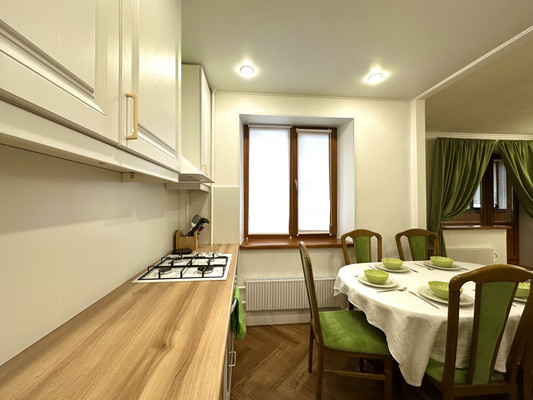 Продам многокомнатную квартиру, Чистопольская ул, 10/8, Казань г