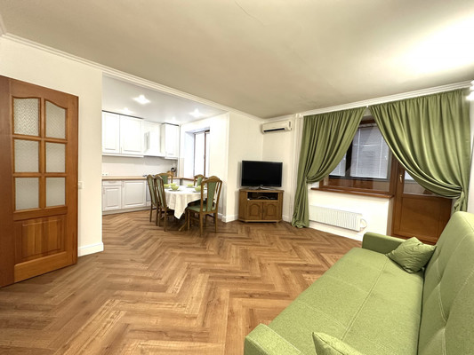 Продам многокомнатную квартиру, Чистопольская ул, 10/8, Казань г