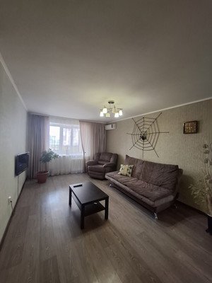 Продам многокомнатную квартиру, 34-й мкр, 15Г, Октябрьский г