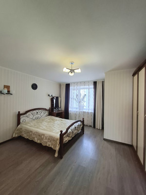 Продам многокомнатную квартиру, 34-й мкр, 15Г, Октябрьский г