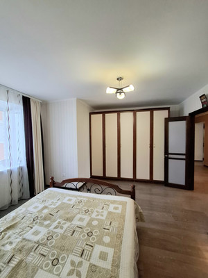 Продам многокомнатную квартиру, 34-й мкр, 15Г, Октябрьский г