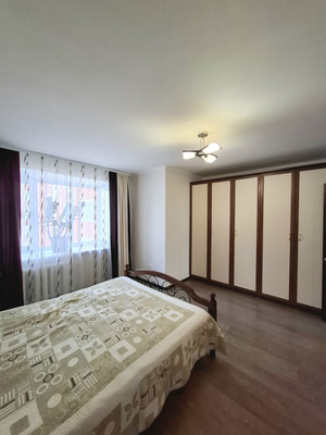 Продам многокомнатную квартиру, 34-й мкр, 15Г, Октябрьский г