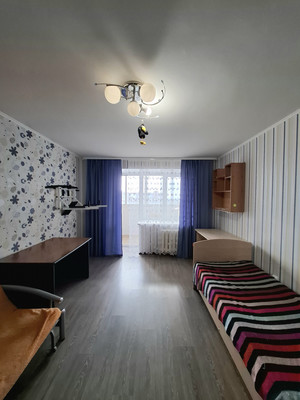 Продам многокомнатную квартиру, 34-й мкр, 15Г, Октябрьский г