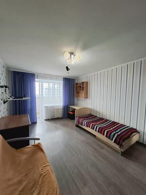 Продам многокомнатную квартиру, 34-й мкр, 15Г, Октябрьский г