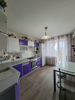 Продам многокомнатную квартиру, 34-й мкр, 15Г, Октябрьский г