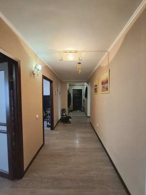 Продам многокомнатную квартиру, 34-й мкр, 15Г, Октябрьский г