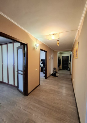 Продам многокомнатную квартиру, 34-й мкр, 15Г, Октябрьский г