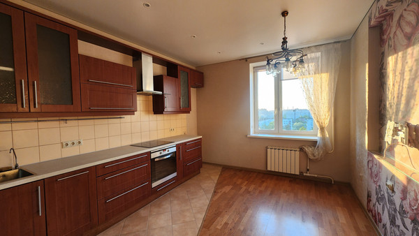 Продам трехкомнатную (3-комн.) квартиру, Искровский пр-кт, 22, Санкт-Петербург г