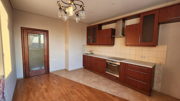 Продам трехкомнатную (3-комн.) квартиру, Искровский пр-кт, 22, Санкт-Петербург г