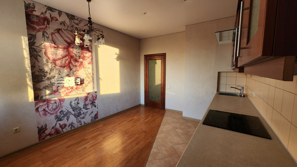 Продам трехкомнатную (3-комн.) квартиру, Искровский пр-кт, 22, Санкт-Петербург г