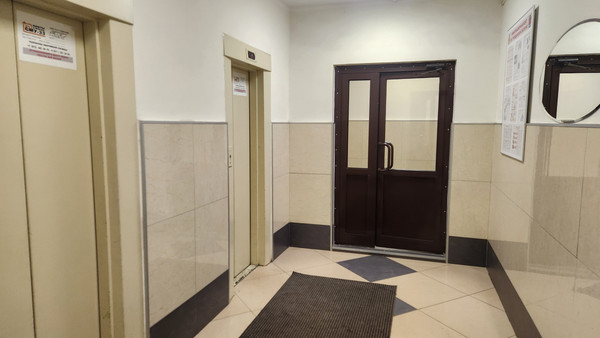 Продам трехкомнатную (3-комн.) квартиру, Искровский пр-кт, 22, Санкт-Петербург г