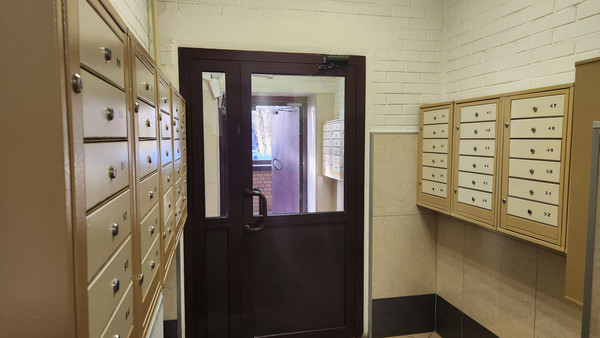 Продам трехкомнатную (3-комн.) квартиру, Искровский пр-кт, 22, Санкт-Петербург г