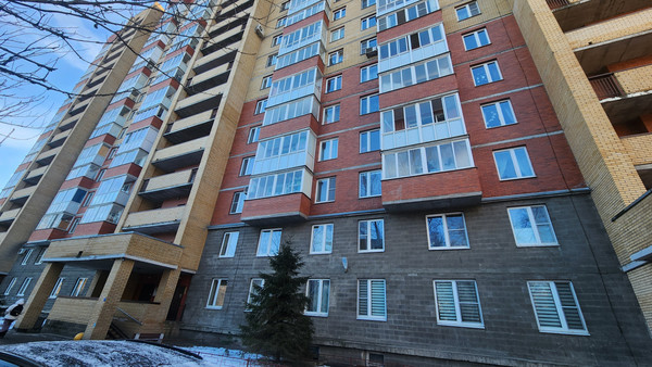 Продам трехкомнатную (3-комн.) квартиру, Искровский пр-кт, 22, Санкт-Петербург г