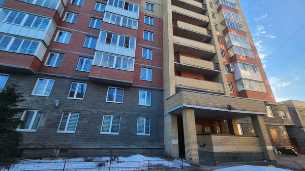 Продам трехкомнатную (3-комн.) квартиру, Искровский пр-кт, 22, Санкт-Петербург г