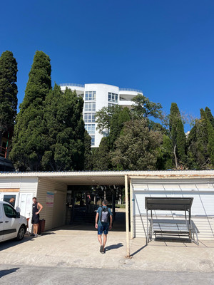 Продам двухкомнатную (2-комн.) квартиру, Мисхорский парк, 10, Кореиз пгт