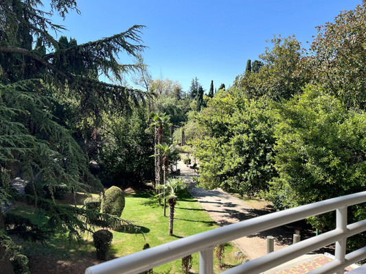 Продам двухкомнатную (2-комн.) квартиру, Мисхорский парк, 10, Кореиз пгт