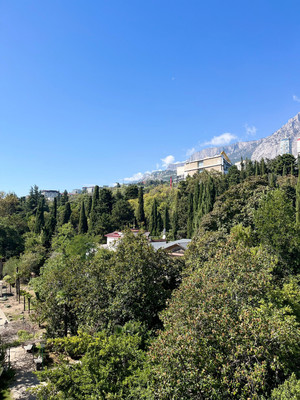 Продам двухкомнатную (2-комн.) квартиру, Мисхорский парк, 10, Кореиз пгт