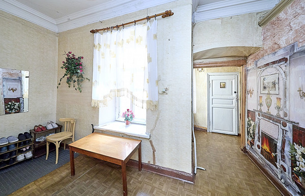 Продам комнату в 6-комн. квартире, Глинки ул, 1, Санкт-Петербург г