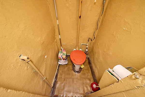 Продам комнату в 6-комн. квартире, Глинки ул, 1, Санкт-Петербург г