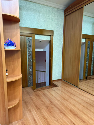 Продам трехкомнатную (3-комн.) квартиру, Розы Люксембург ул, 168, Армавир г