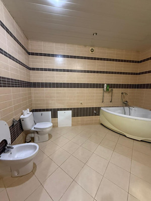 Продам трехкомнатную (3-комн.) квартиру, Розы Люксембург ул, 168, Армавир г