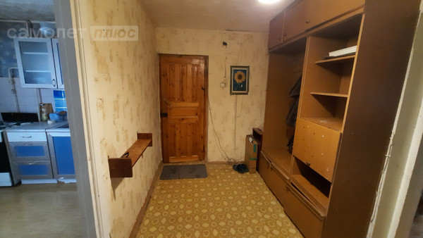 Продам трехкомнатную (3-комн.) квартиру, Молодежная ул, 3, Семеновка с