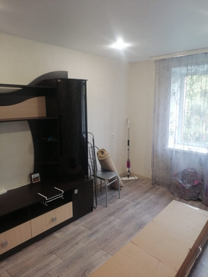 Продам комнату в 7-комн. квартире, Героев Алексинцев ул, 8а, Алексин г