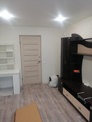 Продам комнату в 7-комн. квартире, Героев Алексинцев ул, 8а, Алексин г