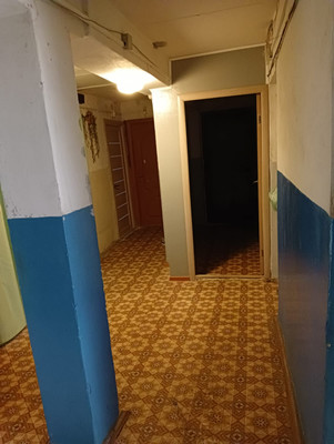 Продам комнату в 7-комн. квартире, Героев Алексинцев ул, 8а, Алексин г