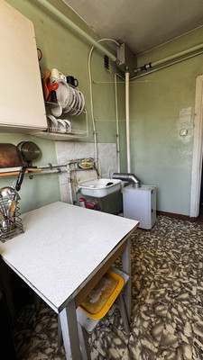 Продам трехкомнатную (3-комн.) квартиру, Имени Ю. Гагарина парк, 8, Калининград г