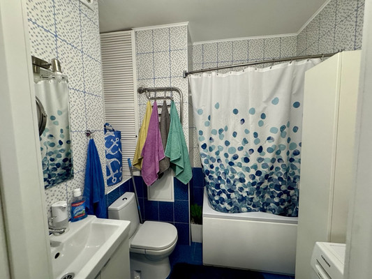 Продам двухкомнатную (2-комн.) квартиру, Объездная дорога ул, 1, Сосновый Бор п