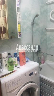 Продам однокомнатную (1-комн.) квартиру, Шоссейная ул, 37, Петровское п