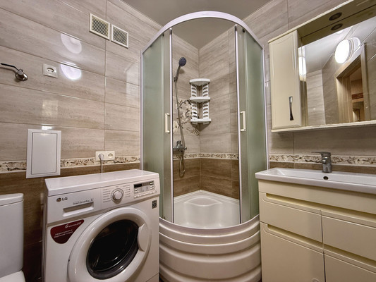 Продам двухкомнатную (2-комн.) квартиру, Ульянова Дмитрия ул, 20, Ялта г