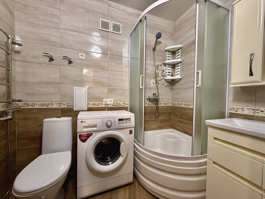 Продам двухкомнатную (2-комн.) квартиру, Ульянова Дмитрия ул, 20, Ялта г