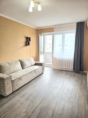 Продам однокомнатную (1-комн.) квартиру, Ковыльная ул, 46, Симферополь г