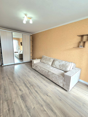 Продам однокомнатную (1-комн.) квартиру, Ковыльная ул, 46, Симферополь г