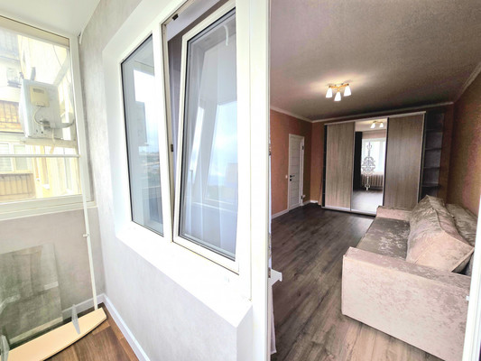 Продам однокомнатную (1-комн.) квартиру, Ковыльная ул, 46, Симферополь г