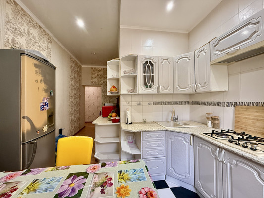 Продам трехкомнатную (3-комн.) квартиру, Набережная ул, 7, Саки г