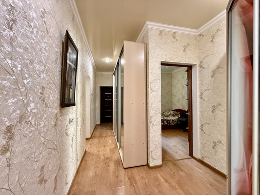 Продам трехкомнатную (3-комн.) квартиру, Набережная ул, 7, Саки г