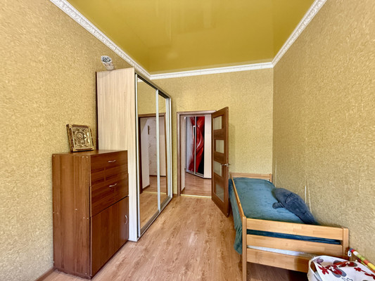 Продам трехкомнатную (3-комн.) квартиру, Набережная ул, 7, Саки г