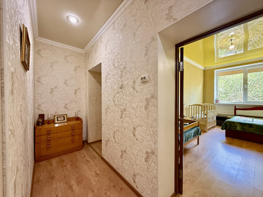 Продам трехкомнатную (3-комн.) квартиру, Набережная ул, 7, Саки г