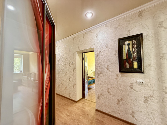 Продам трехкомнатную (3-комн.) квартиру, Набережная ул, 7, Саки г