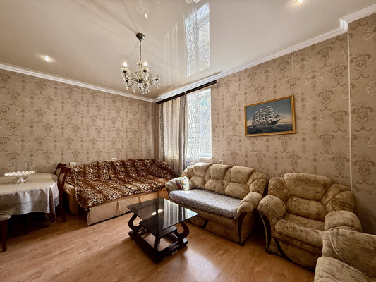 Продам трехкомнатную (3-комн.) квартиру, Набережная ул, 7, Саки г