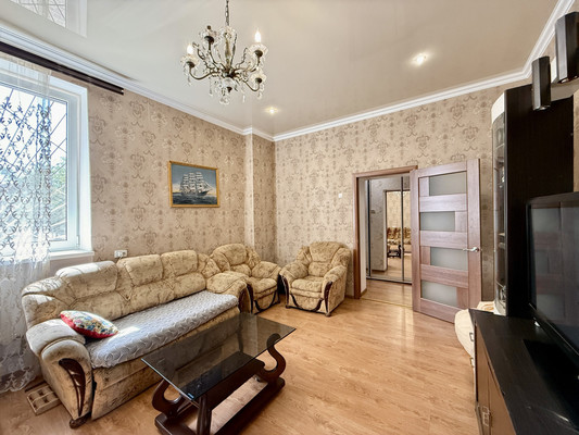 Продам трехкомнатную (3-комн.) квартиру, Набережная ул, 7, Саки г