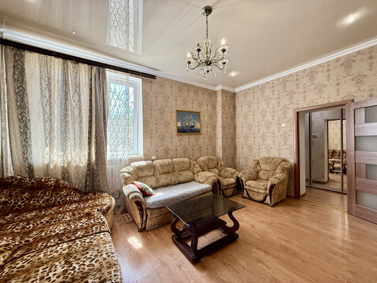 Продам трехкомнатную (3-комн.) квартиру, Набережная ул, 7, Саки г