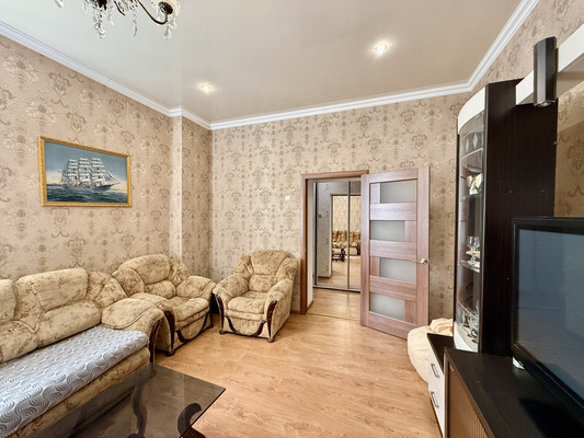 Продам трехкомнатную (3-комн.) квартиру, Набережная ул, 7, Саки г