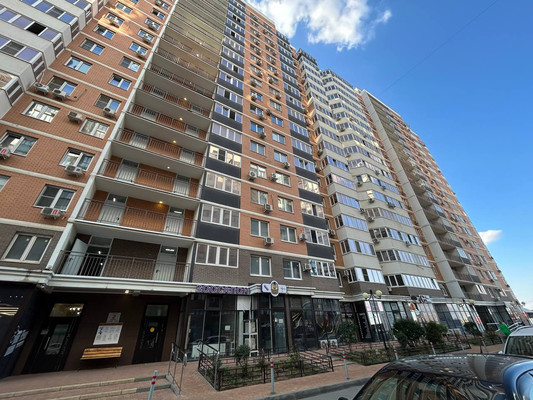 Продам двухкомнатную (2-комн.) квартиру, Командорская ул, 9к1, Краснодар г