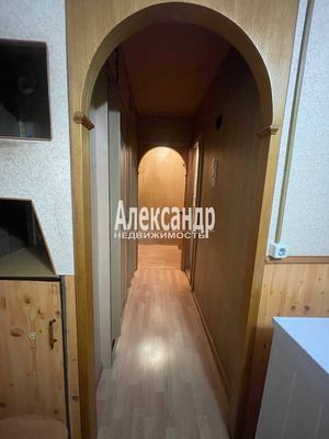 Продам двухкомнатную (2-комн.) квартиру, Гатчинская ул, 8, Коммунар г