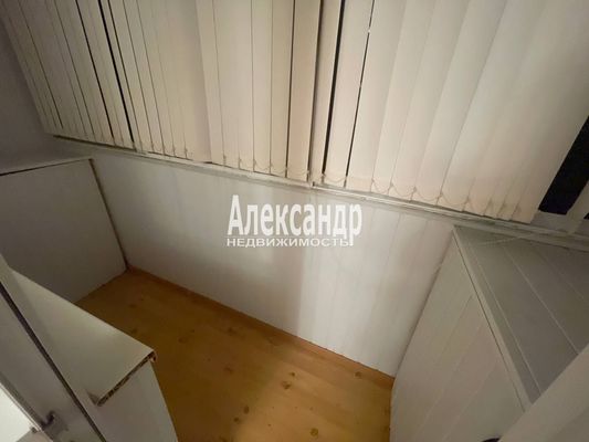 Продам двухкомнатную (2-комн.) квартиру, Гатчинская ул, 8, Коммунар г